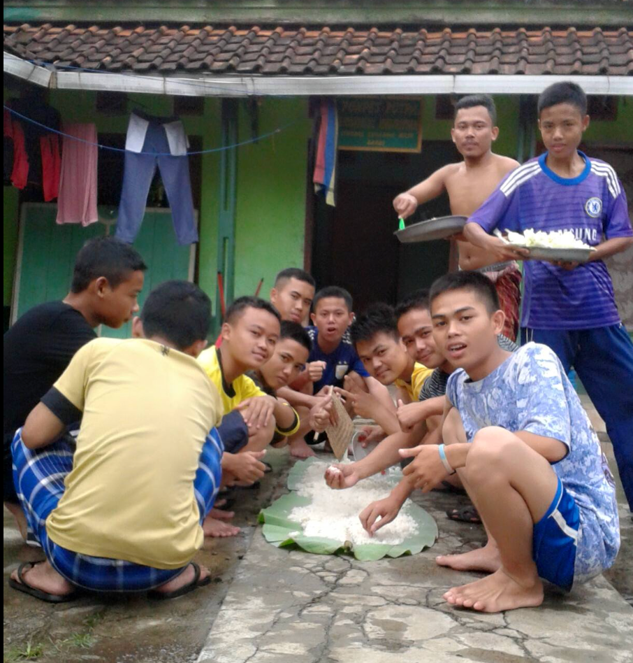 Dokumentasi Makan Bersama Santri