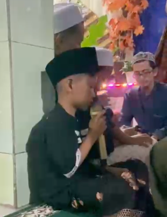 Santri Cilik Pintar Membaca Barzanji